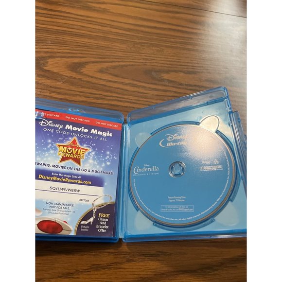 Blu-Ray children’s DVD’s set of three - Picture 10 of 10